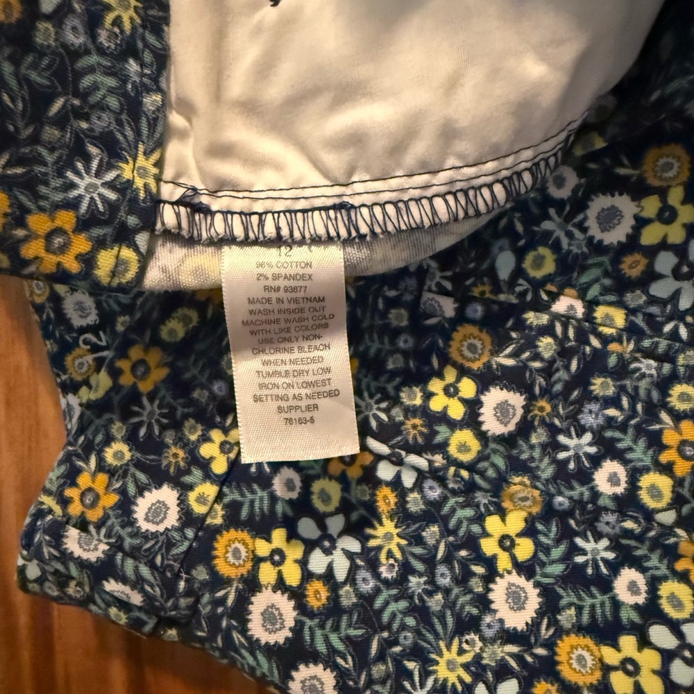 a.n.a High Waist Blue and Yellow Floral Shorts - Picture 4 of 4